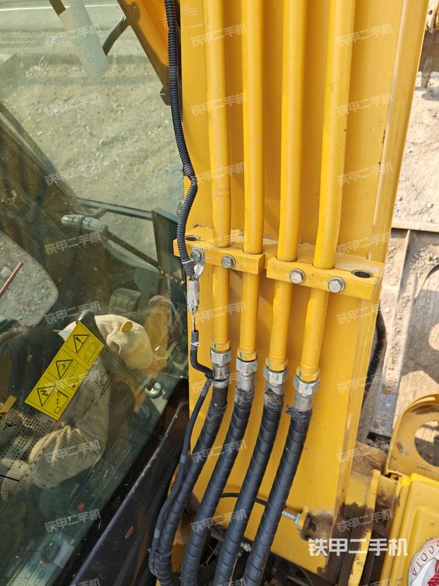 大臂背部俯視（工作和回轉(zhuǎn)裝置）