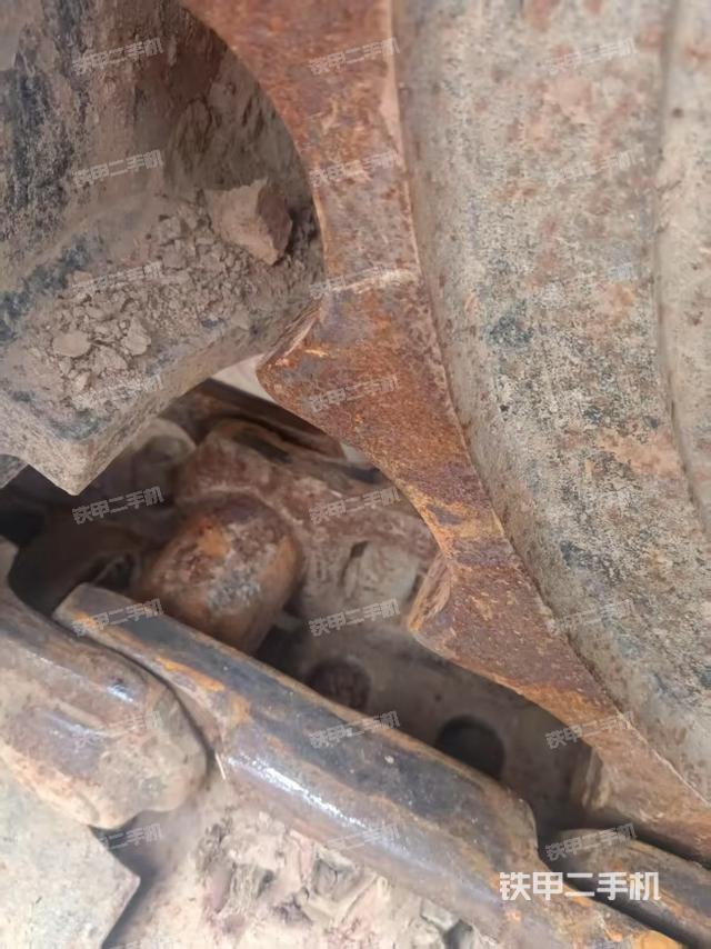 駕駛室整體(整機(jī)外觀) 駕駛室整體(整機(jī)外觀)