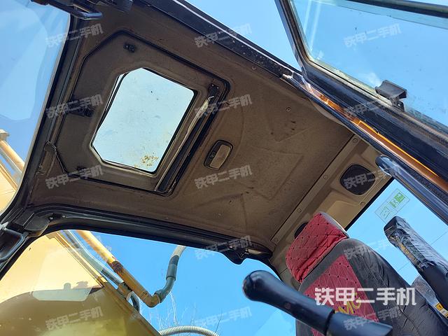 驾驶室顶部（整机外观）