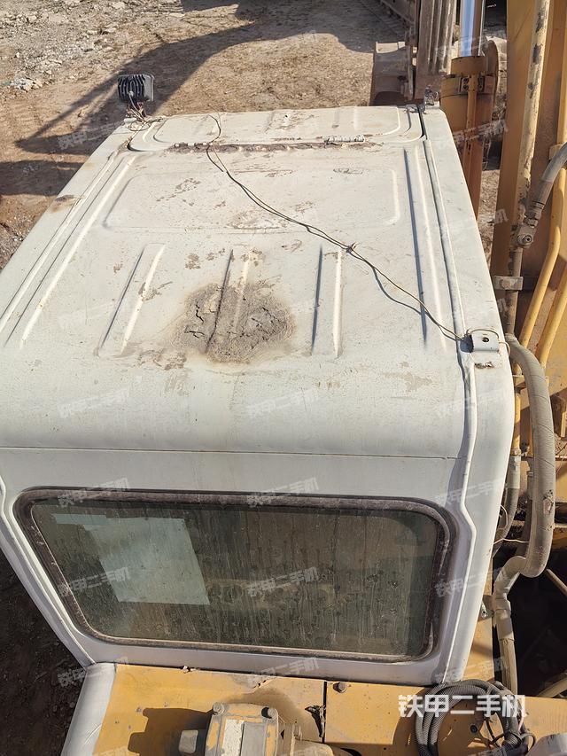 驾驶室顶部（整机外观）