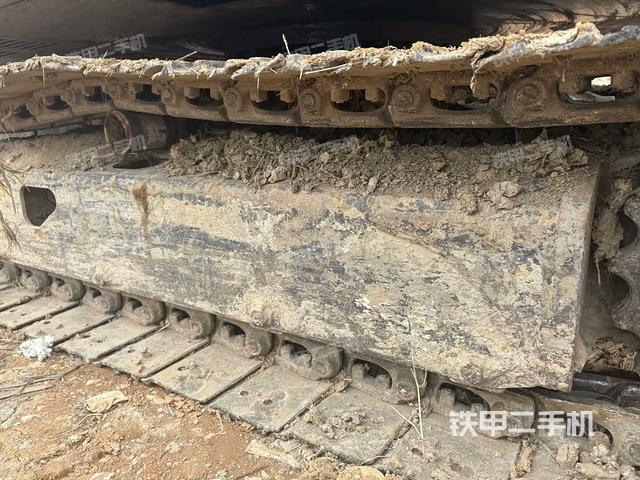 右側(cè)履帶整體?(行走機(jī)構(gòu)) 右側(cè)履帶整體?(行走機(jī)構(gòu))