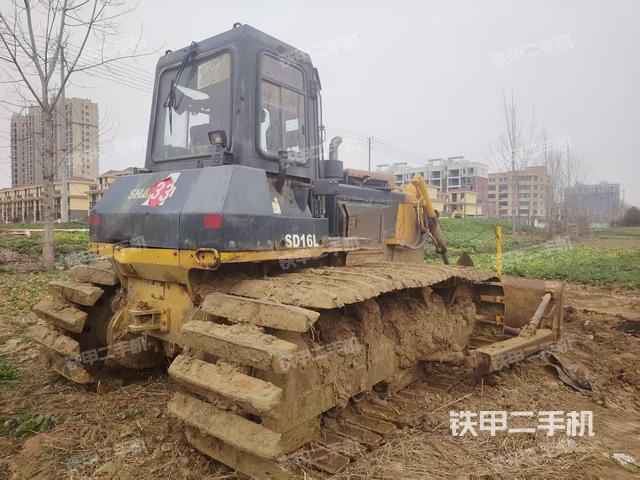 整機(jī)右后45°(設(shè)備外觀及核心部件) 整機(jī)右后45°(設(shè)備外觀及核心部件)