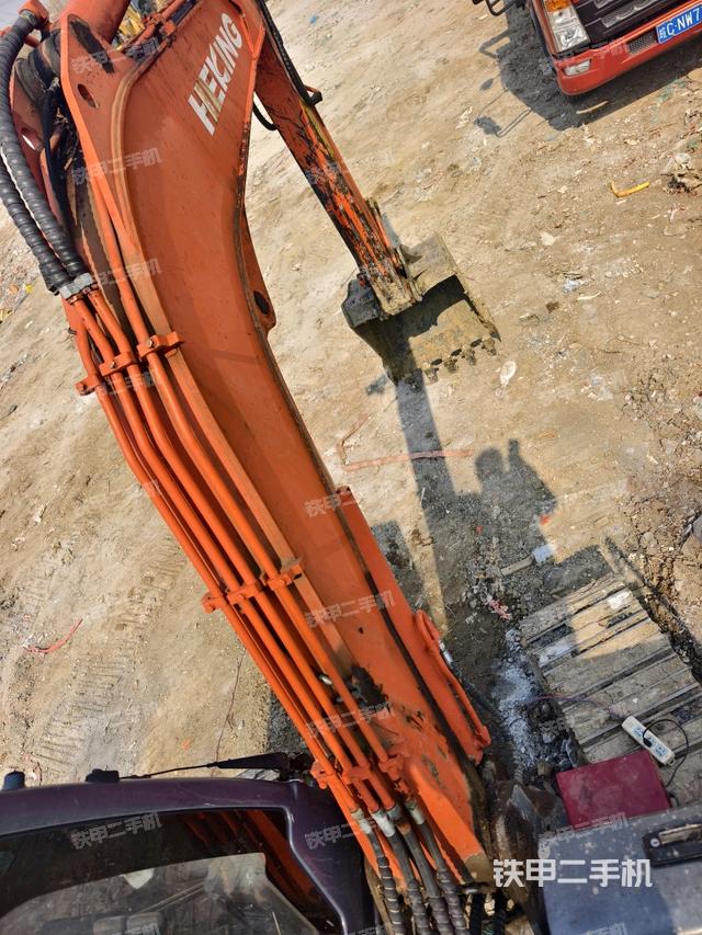 大臂背部俯視（工作和回轉(zhuǎn)裝置）