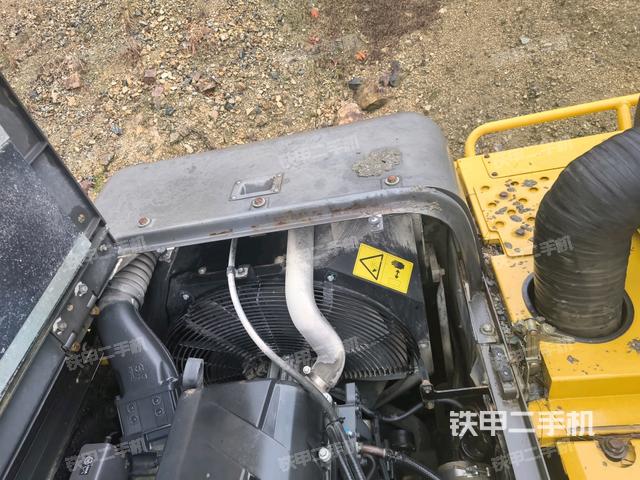 駕駛室頂部俯視（上車(chē)部件）