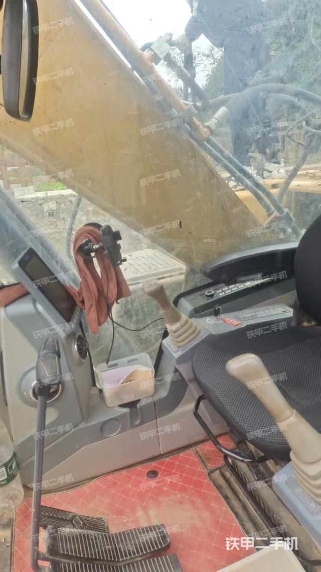 駕駛室頂部（整機(jī)外觀）