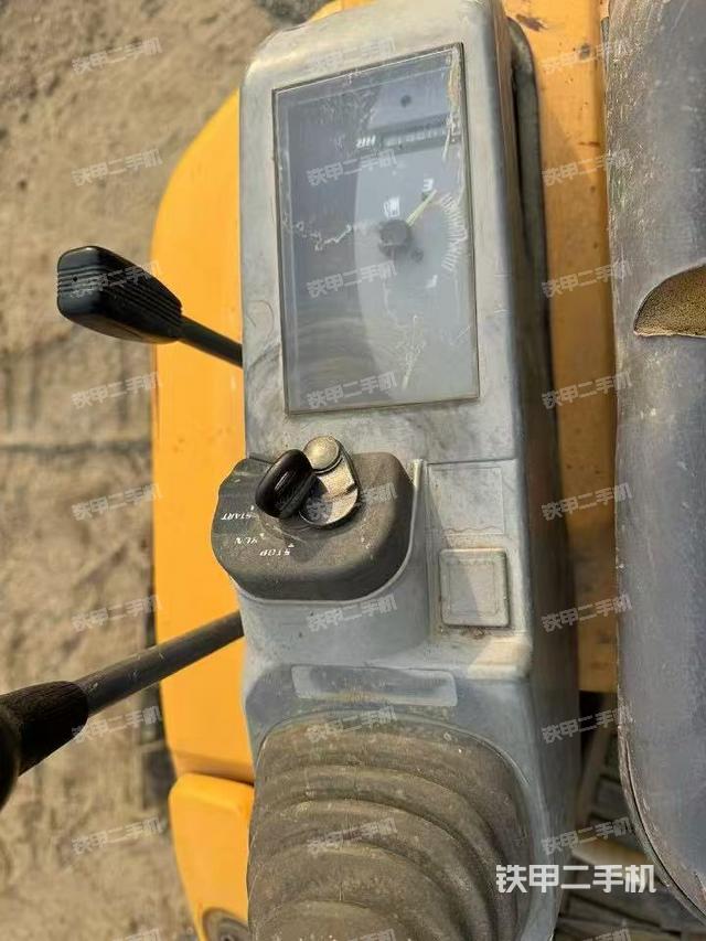 駕駛室頂部（整機(jī)外觀）