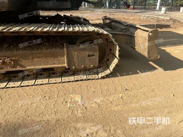 右側(cè)行走馬達(dá)蓋板(行走機(jī)構(gòu)) 右側(cè)行走馬達(dá)蓋板(行走機(jī)構(gòu))