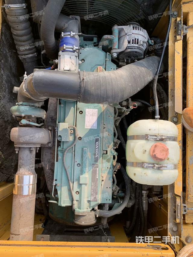 發(fā)動(dòng)機(jī)整體俯視(整機(jī)外觀) 發(fā)動(dòng)機(jī)整體俯視(整機(jī)外觀)