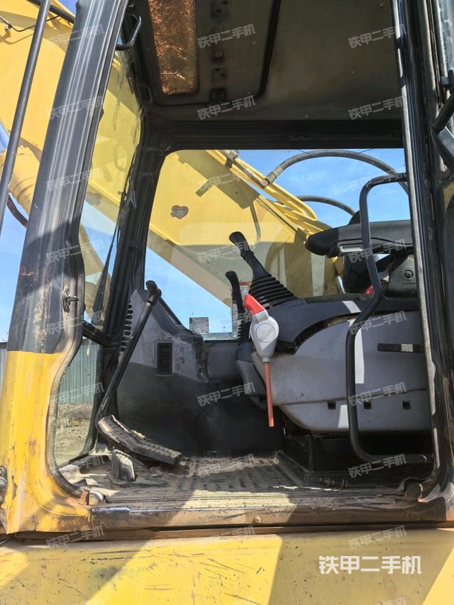 駕駛室整體（整機外觀）