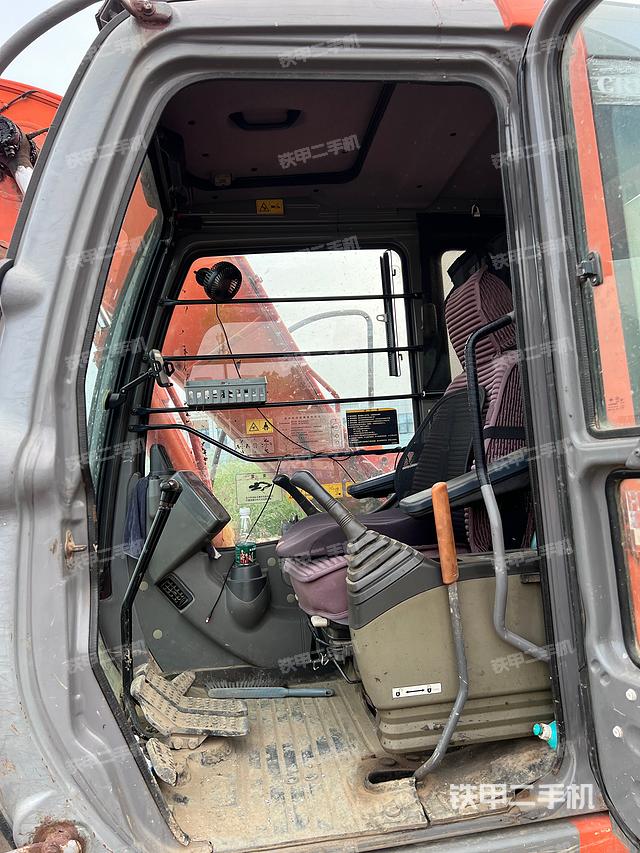 驾驶室整体（整机外观）