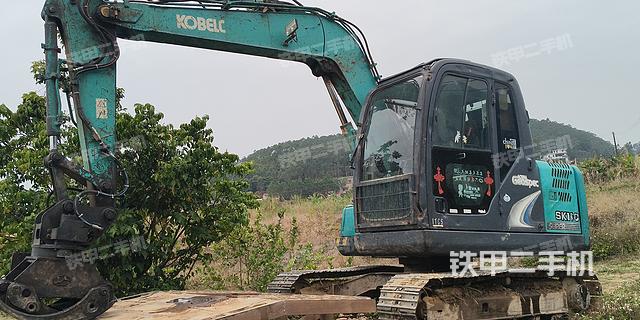 神钢SK75挖掘机