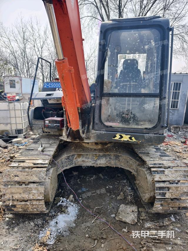 轉(zhuǎn)盤和下車架正前（工作和回轉(zhuǎn)裝置）