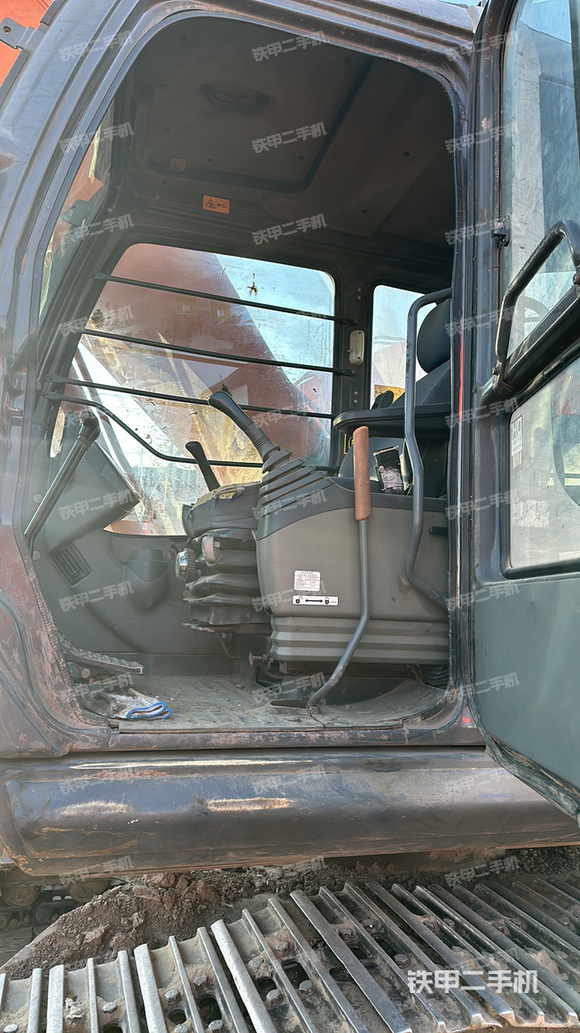 驾驶室整体（整机外观）