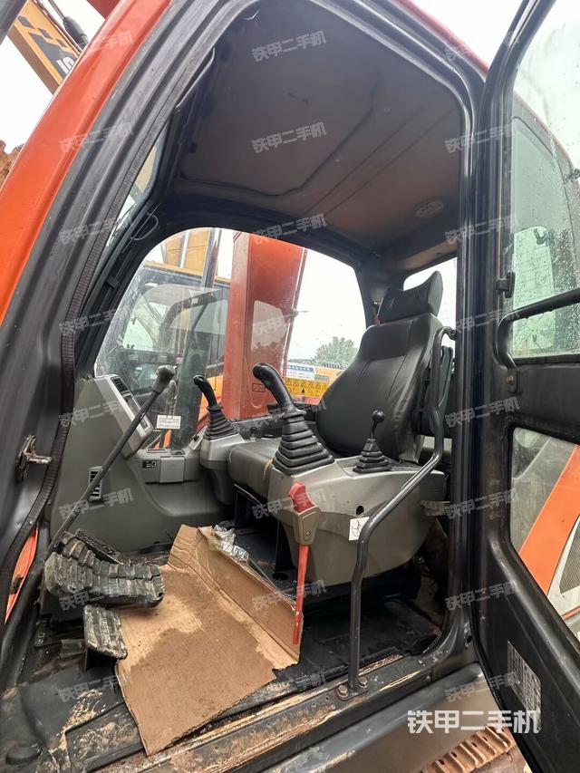 驾驶室整体（整机外观）