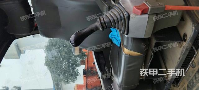 駕駛室整體（整機外觀）