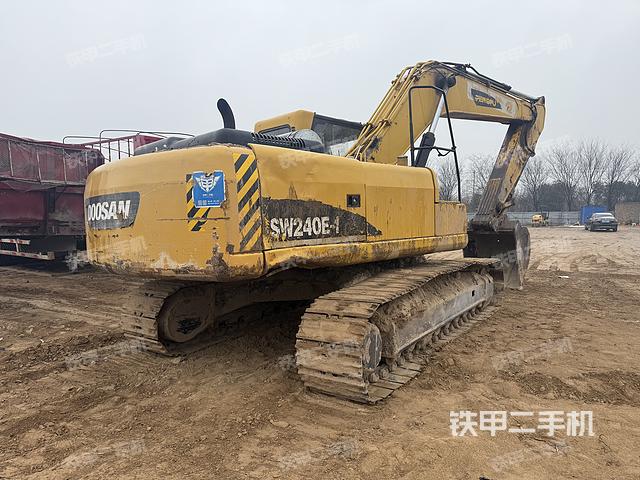整機(jī)右后45°(整機(jī)外觀) 整機(jī)右后45°(整機(jī)外觀)