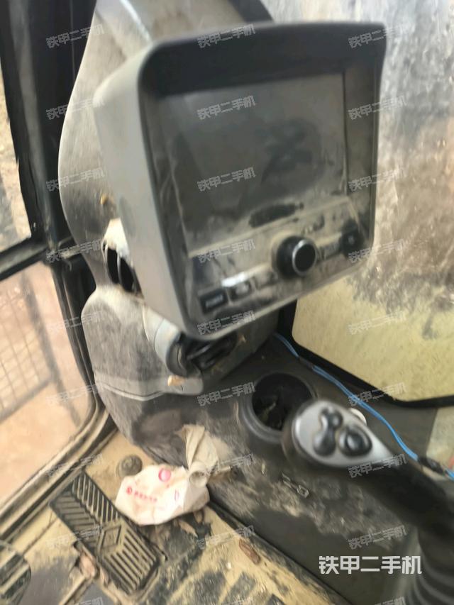 后窗玻璃角標(biāo)（駕駛室部分）