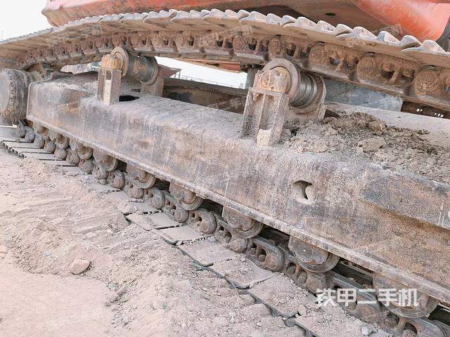 單側(cè)履帶整體（整機(jī)外觀）