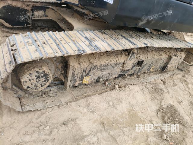 左側(cè)履帶整體?(行走機(jī)構(gòu)) 左側(cè)履帶整體?(行走機(jī)構(gòu))
