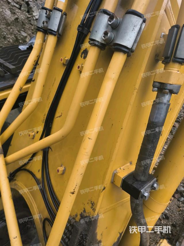 大臂油缸整體?豎拍（工作和回轉(zhuǎn)裝置）