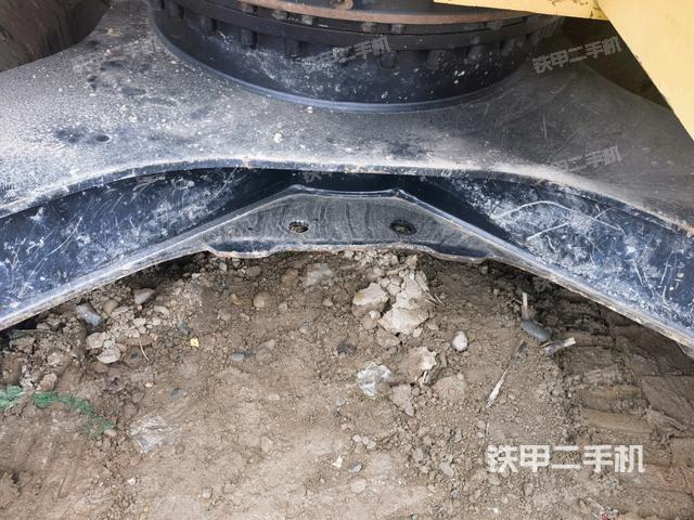 轉(zhuǎn)盤和下車架正前（工作和回轉(zhuǎn)裝置）