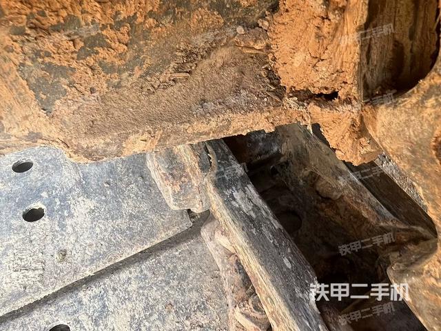右側(cè)履帶整體?(行走機(jī)構(gòu)) 右側(cè)履帶整體?(行走機(jī)構(gòu))