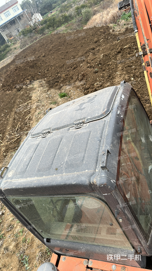 駕駛室頂部（整機(jī)外觀）