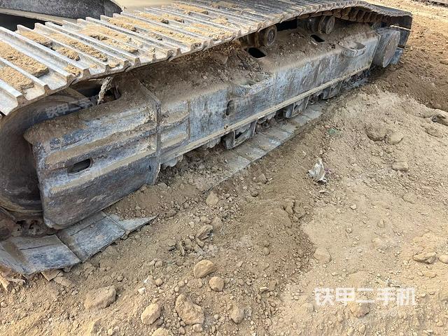 單側(cè)履帶整體（整機(jī)外觀）