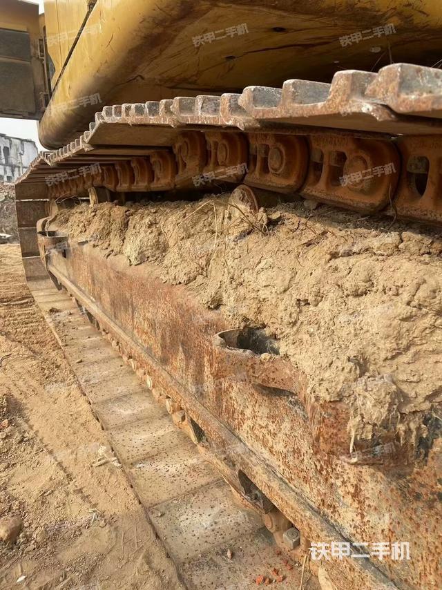 單側(cè)履帶整體（整機(jī)外觀）