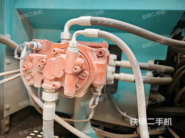 液壓泵斜45?右(大件艙室) 液壓泵斜45?右(大件艙室)