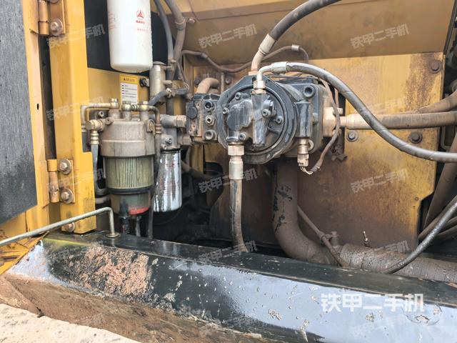 散熱器正面(大件艙室) 散熱器正面(大件艙室)