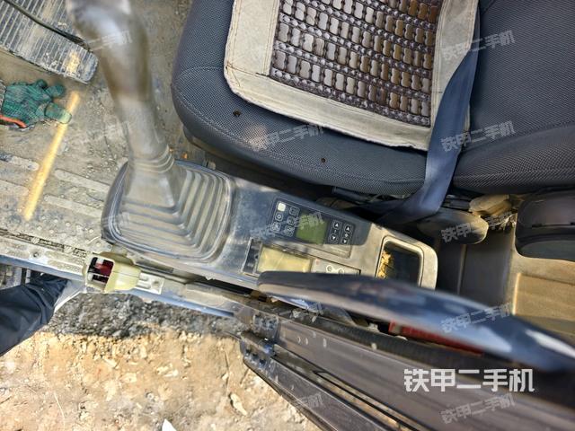 座椅左側(cè)控制臺/音響/含左手柄（駕駛室部分）