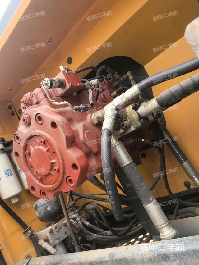 液壓泵斜45?左（大件艙室）