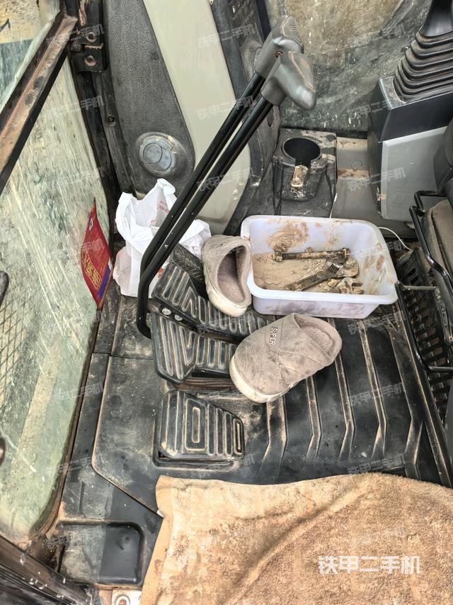 后窗玻璃角標(biāo)(駕駛室部分) 后窗玻璃角標(biāo)(駕駛室部分)