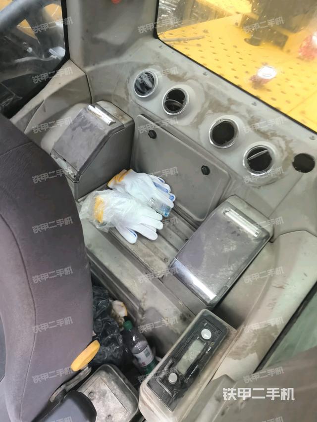 駕駛室左前45度（駕駛室部分）