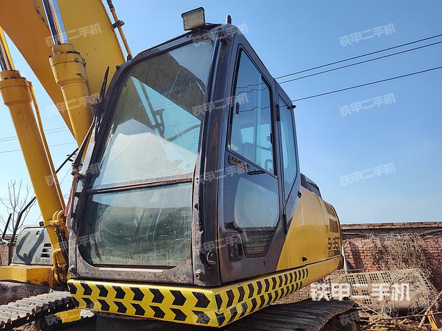 驾驶室整体（整机外观）