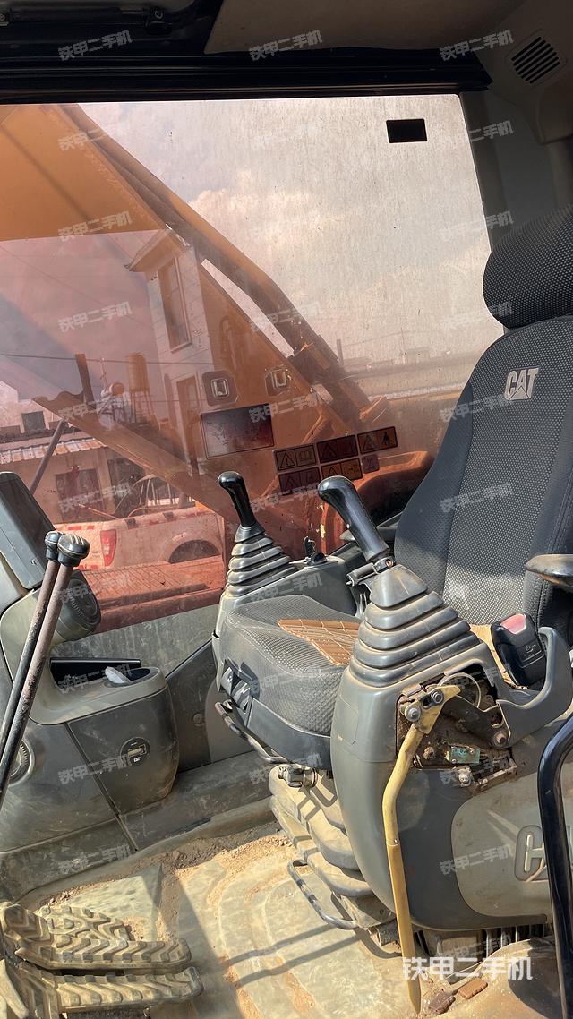 驾驶室整体（整机外观）