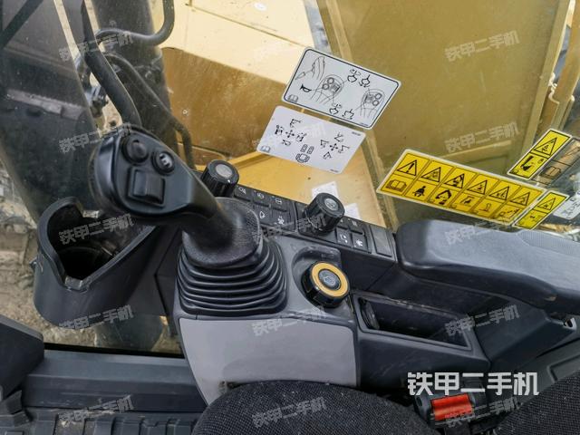 座椅右側(cè)控制臺(tái)/鑰匙門/油門/含右手柄（駕駛室部分）