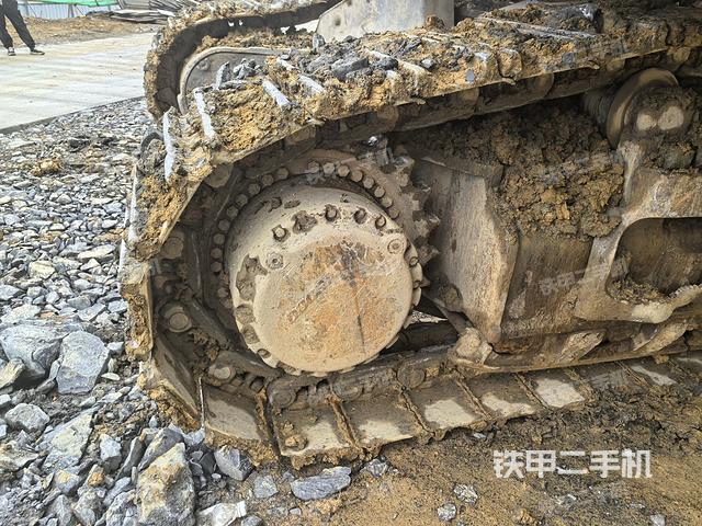 單側(cè)履帶整體（整機(jī)外觀）