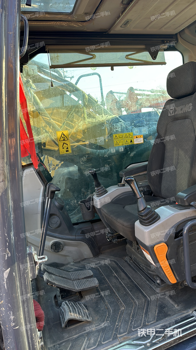 驾驶室整体（整机外观）