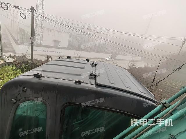 驾驶室顶部（整机外观）