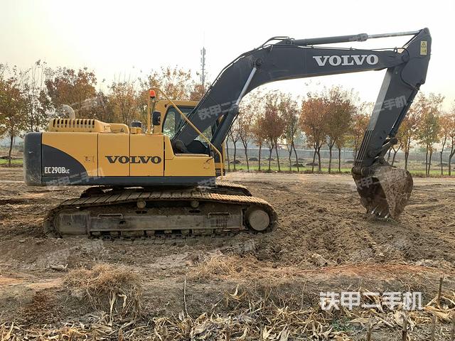 整機(jī)右后45°(整機(jī)外觀) 整機(jī)右后45°(整機(jī)外觀)