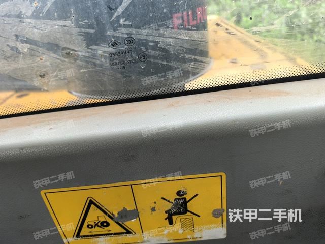 右側(cè)玻璃角標(biāo)(駕駛室部分) 右側(cè)玻璃角標(biāo)(駕駛室部分)