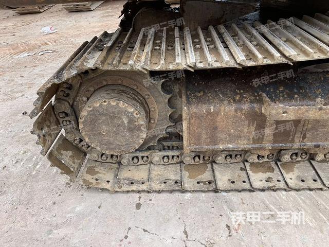 右驅(qū)動(dòng)輪（行走機(jī)構(gòu)）