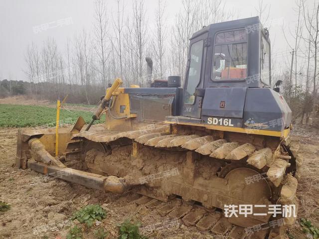 整機(jī)左側(cè)(設(shè)備外觀及核心部件) 整機(jī)左側(cè)(設(shè)備外觀及核心部件)