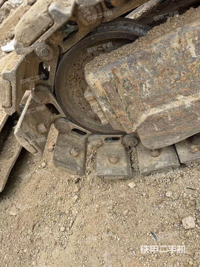 單側(cè)履帶整體（整機(jī)外觀）