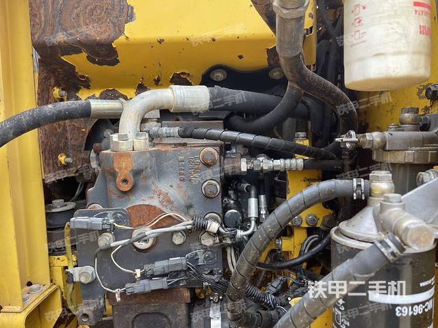 液壓泵斜45?左（大件艙室）