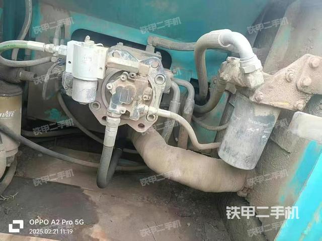 液壓泵艙室正面整體(整機(jī)外觀) 液壓泵艙室正面整體(整機(jī)外觀)