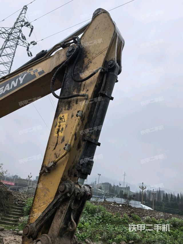 大臂油缸整體?豎拍(工作和回轉(zhuǎn)裝置) 大臂油缸整體?豎拍(工作和回轉(zhuǎn)裝置)