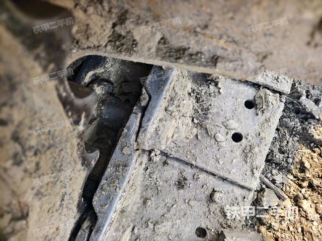 左側(cè)行走馬達(dá)蓋板（行走機構(gòu)）